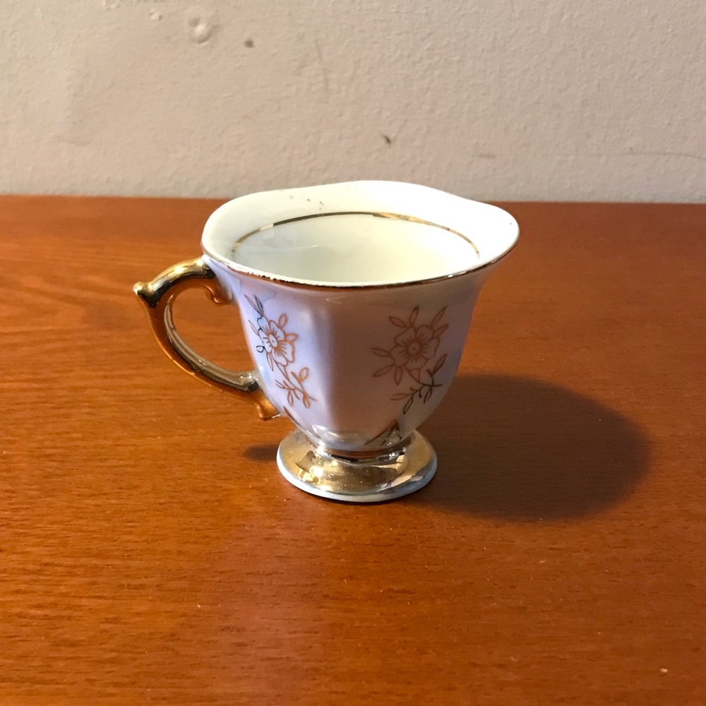 Pretty Teacup Set - Picture 8 of 9